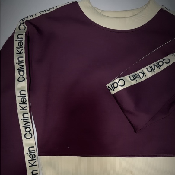 AUTHENTIC CALVIN KLEIN crop sweatshirt like new perfect for a night out fit - Picture 1 of 3
